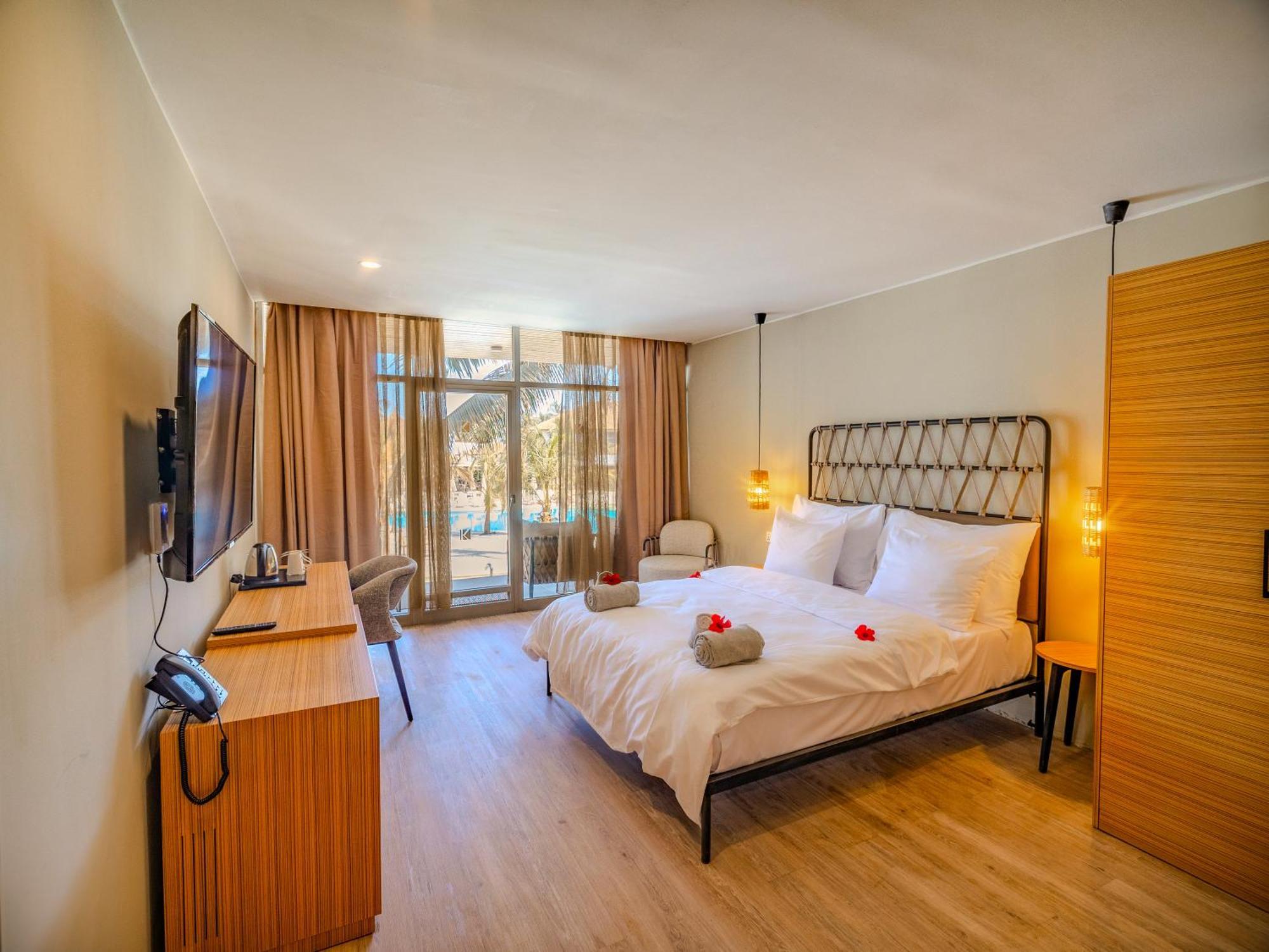 Kombo Beach Resort Serrekunda Extérieur photo