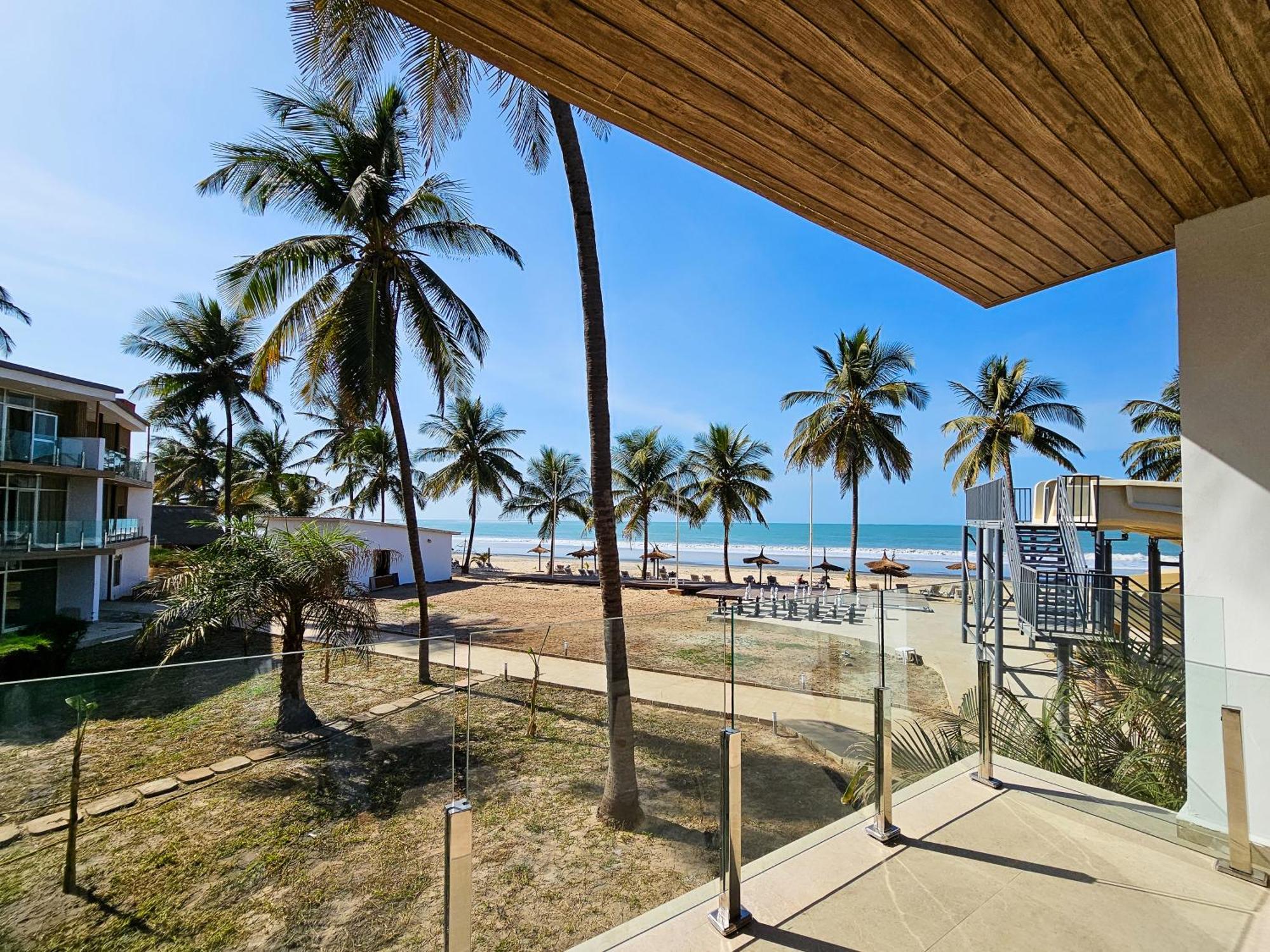Kombo Beach Resort Serrekunda Extérieur photo