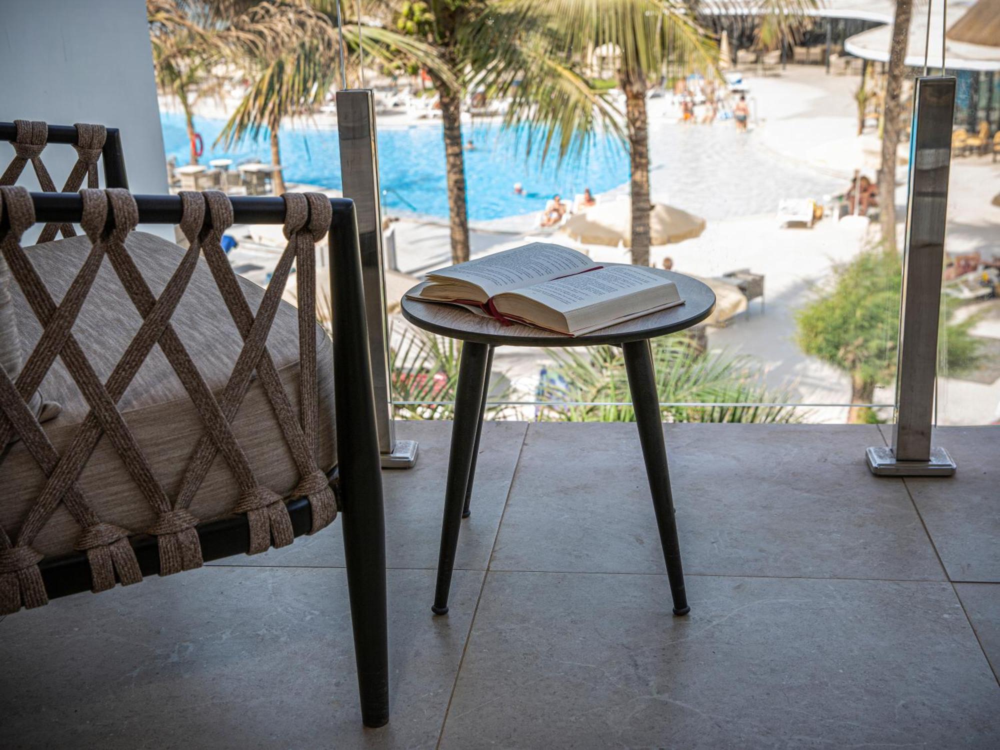 Kombo Beach Resort Serrekunda Extérieur photo