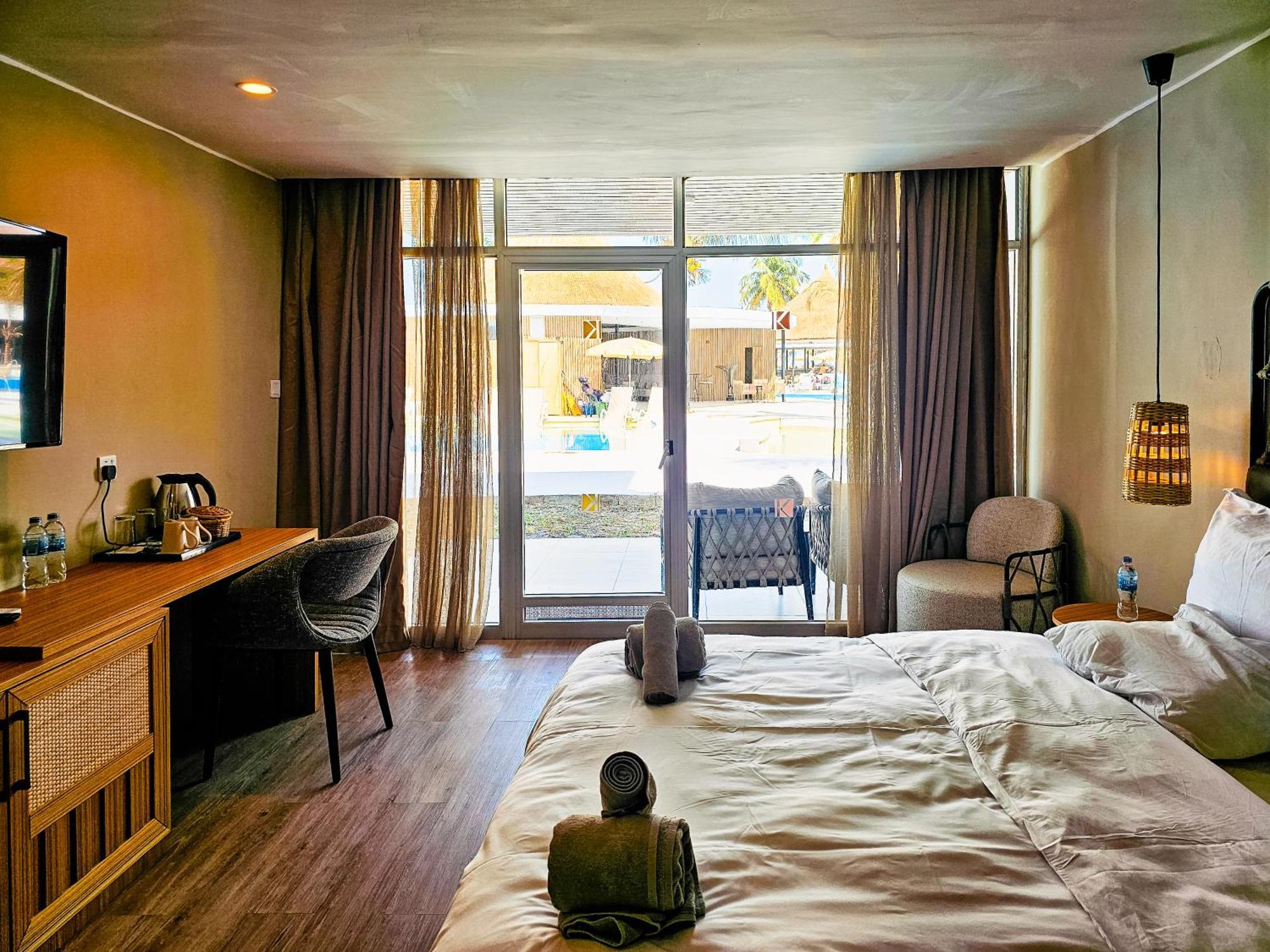 Kombo Beach Resort Serrekunda Extérieur photo