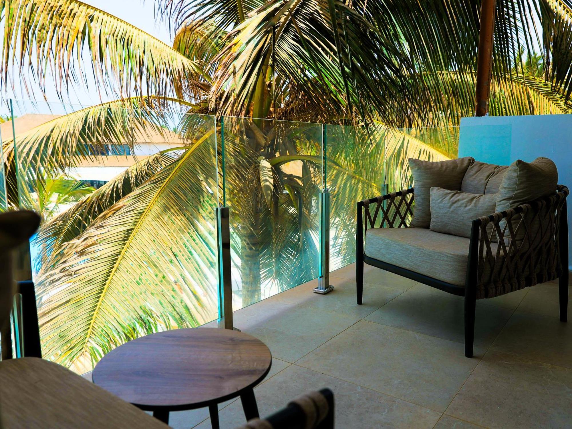 Kombo Beach Resort Serrekunda Extérieur photo