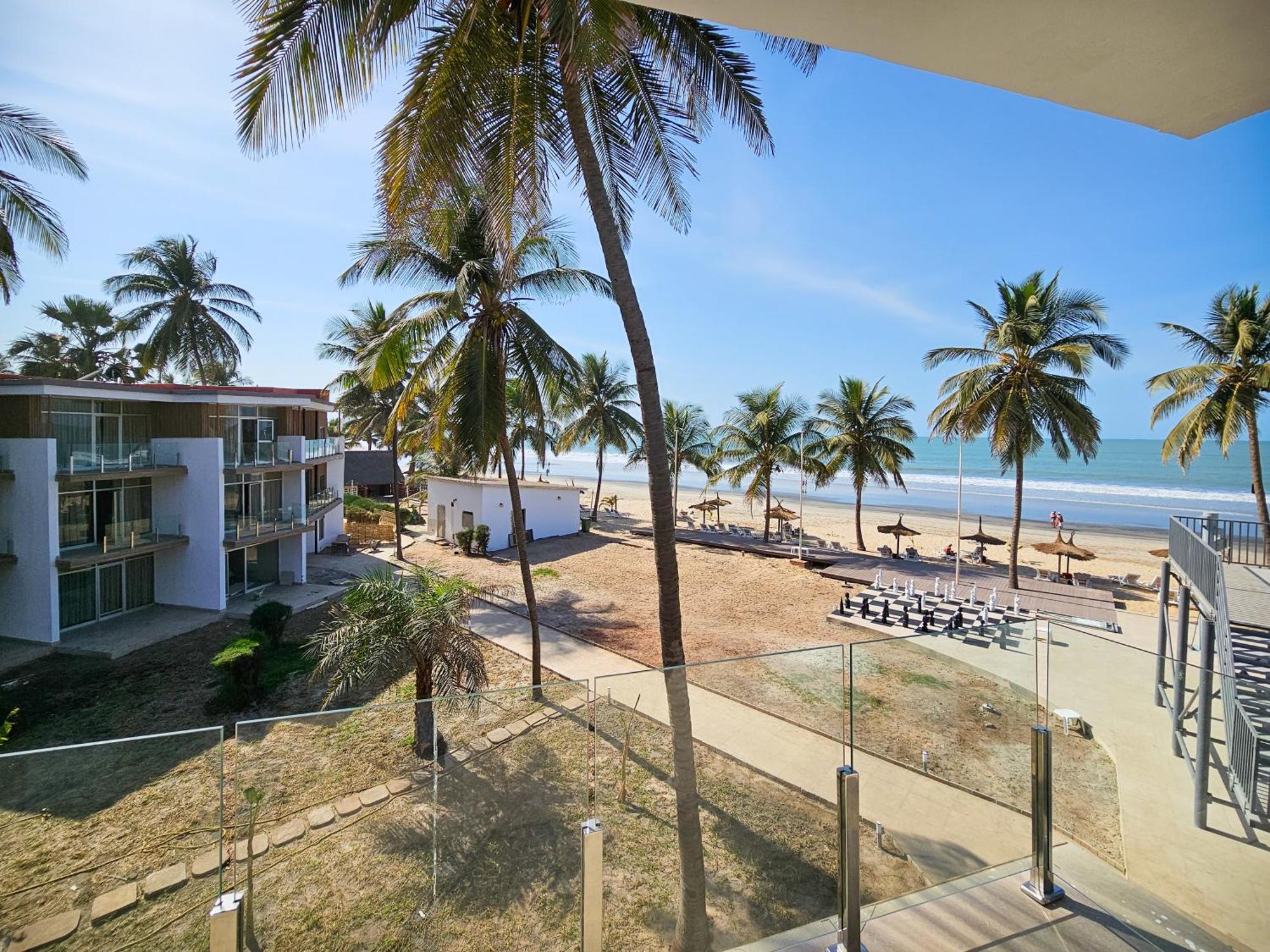 Kombo Beach Resort Serrekunda Extérieur photo
